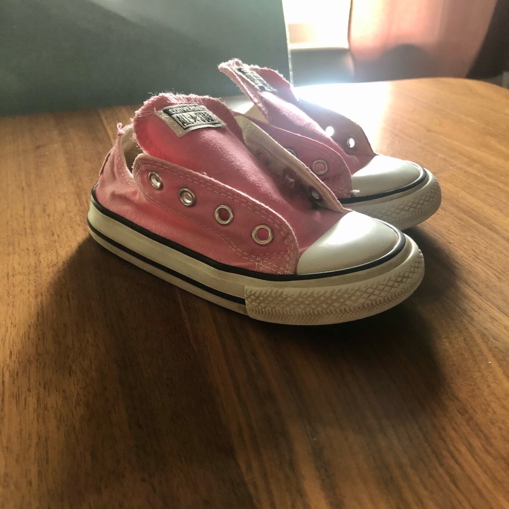 Size 8 Pink Converse
